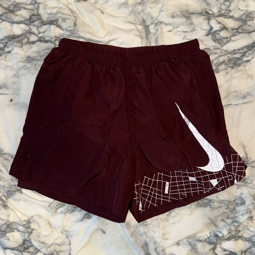 Nike 5 inch Gym Shorts - Medium